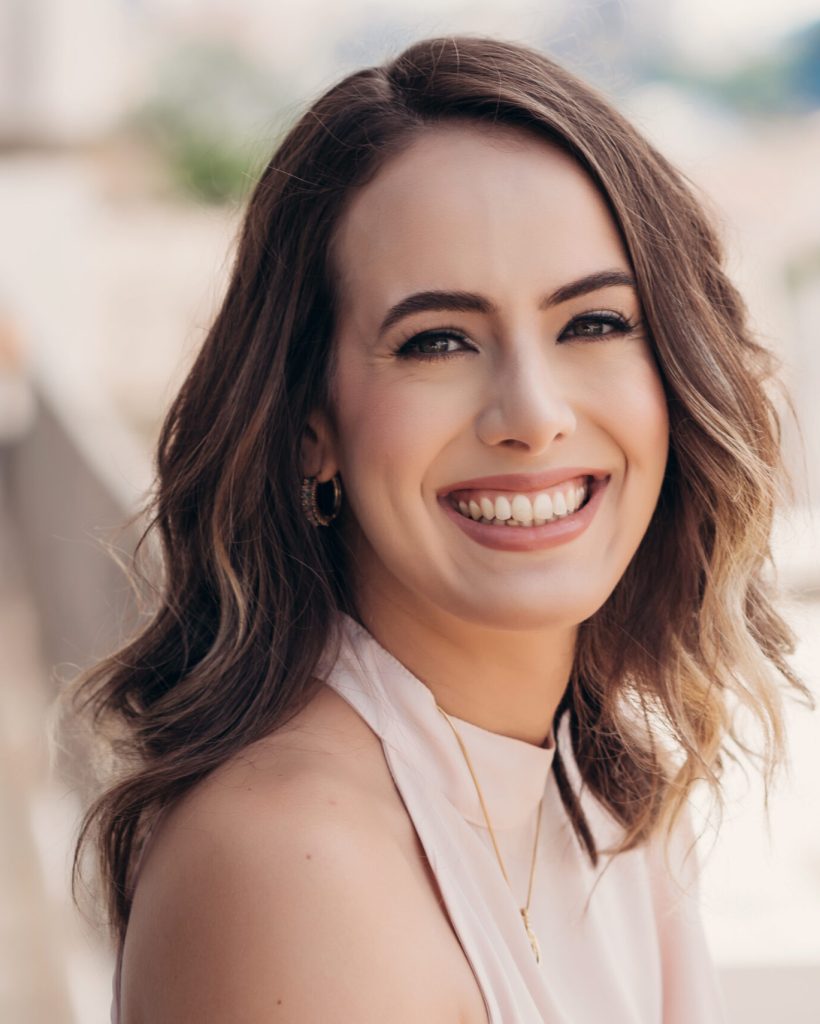 ANA JULIA-12